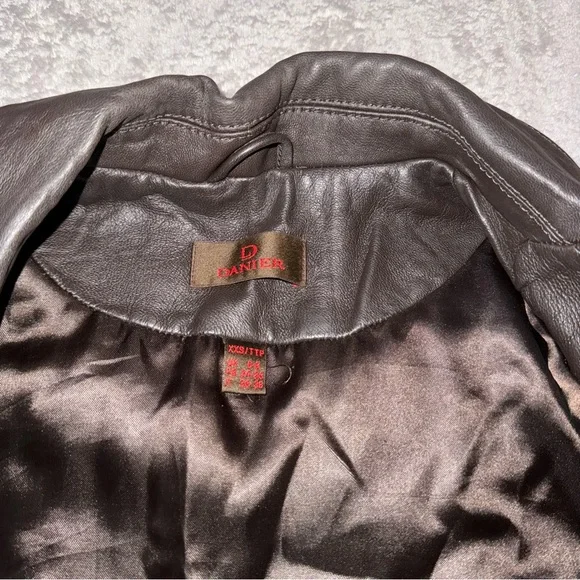 Danier Dark Brown Leather Women’s Jacket - Picture 8 of 17